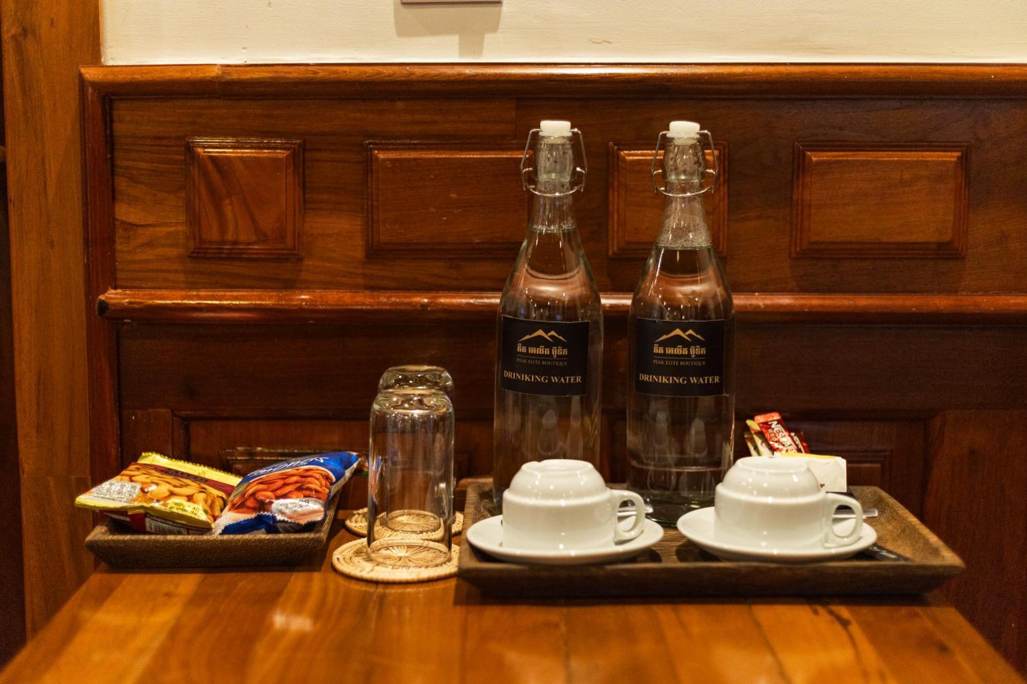Peak Elite Boutique Hotel Siem Reap Bagian luar foto